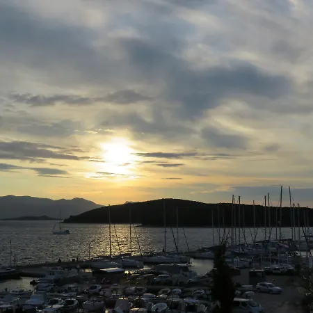 Sunrise Διαμέρισμα *